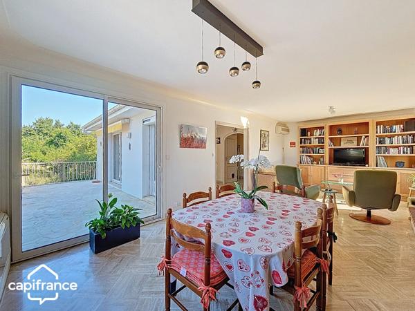 Maison 117 m² (DPE B), 3 chambres, sous-sol, terrain 802m² – THOUARS centre à pied