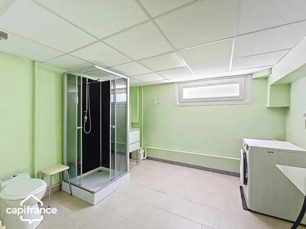 Maison 117 m² (DPE B), 3 chambres, sous-sol, terrain 802m² – THOUARS centre à pied