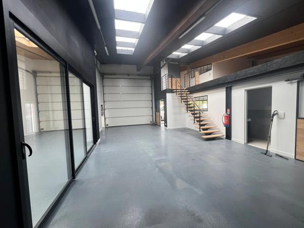 Local d’activité à louer avec parking clos – Saint vivien, La Rochelle (17)