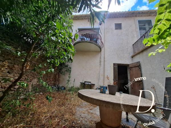 BOUZIGUES – MAISON VIGNERONNE 128 M² – GARAGE DE 112 M² – COUR