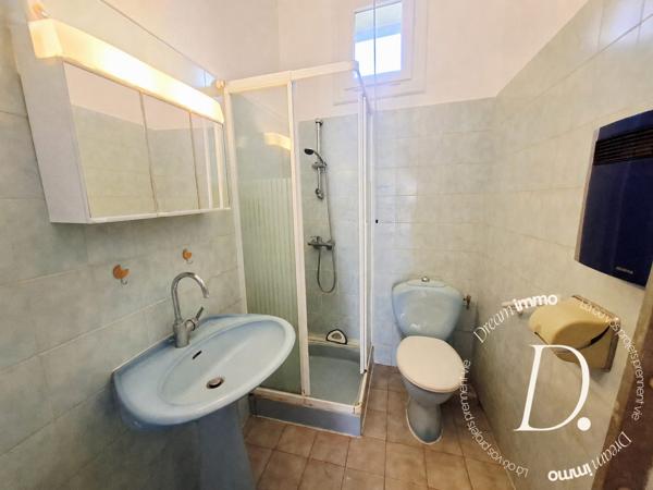 BOUZIGUES – MAISON VIGNERONNE 128 M² – GARAGE DE 112 M² – COUR