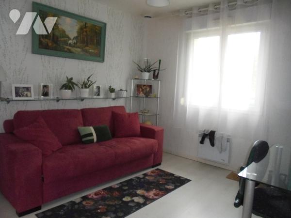 Proche COMMERCY joli pavillon de plain pied avec beau terrain