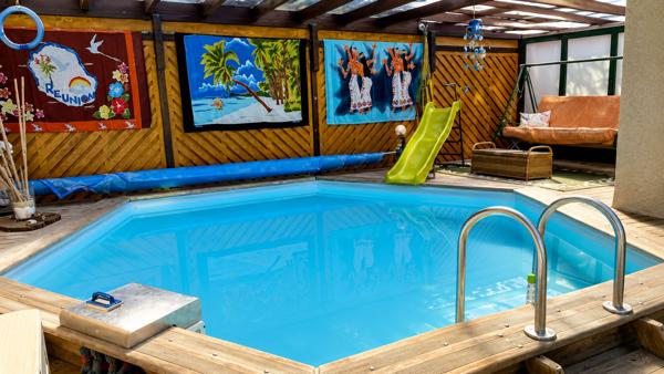 Maison Betton 7 pièce(s)  CHAMBRES EN REZ DE CHAUSSEE / PAS DE VIS A VIS / PISCINE / PROXIMITE ECOLES ET TRANSPORTS