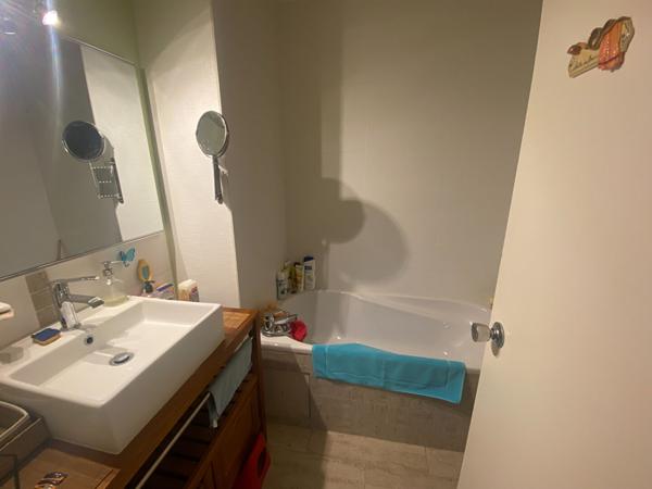 Maison Betton 7 pièce(s)  CHAMBRES EN REZ DE CHAUSSEE / PAS DE VIS A VIS / PISCINE / PROXIMITE ECOLES ET TRANSPORTS