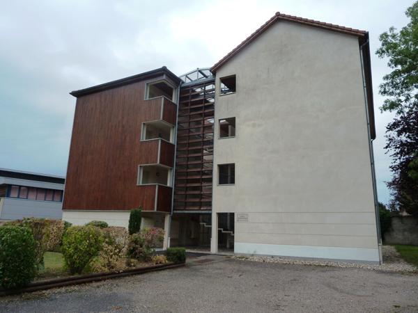 LOCATION : STUDIO LUMINEUX ET SEMI MEUBLE (18 m²) À LUNEVILLE