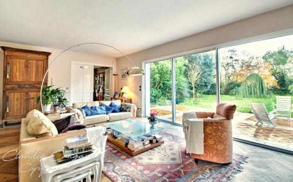 Magnifique propriété de 7 pièces alliant espace, élégance et cadre verdoyant à seulement 10' de LA ROCHELLE