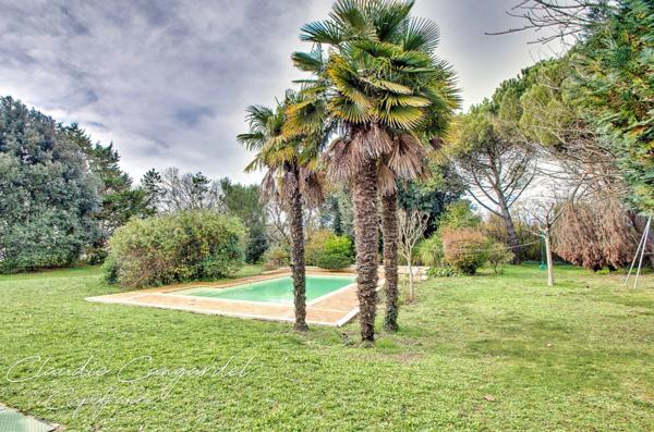 Magnifique propriété de 7 pièces alliant espace, élégance et cadre verdoyant à seulement 10' de LA ROCHELLE