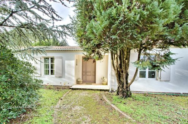 Magnifique propriété de 7 pièces alliant espace, élégance et cadre verdoyant à seulement 10' de LA ROCHELLE