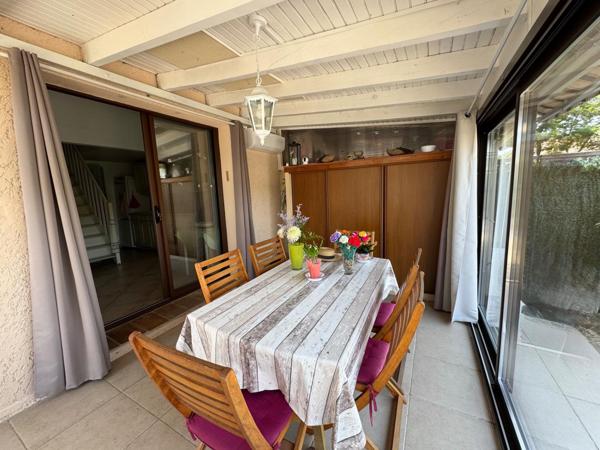 Mazet provençal avec véranda et jardin privatif