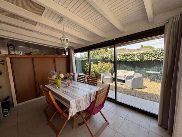 Mazet provençal avec véranda et jardin privatif