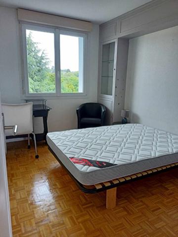 Appartement Angers 5 pièce(s) 80 m2 avec parking et balcon