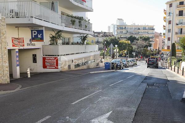 A SAISIR

A partir de 32k€
De 14,4m2 à 20,5m2
Plusieurs garages dans la Résidence Cannes Maria, sous l'Intermarché de la République.
Résidence récente et sécurisée, accès très large.
Possibilité d'acheter un ensemble de box.
Plus que 8 lots disponibles