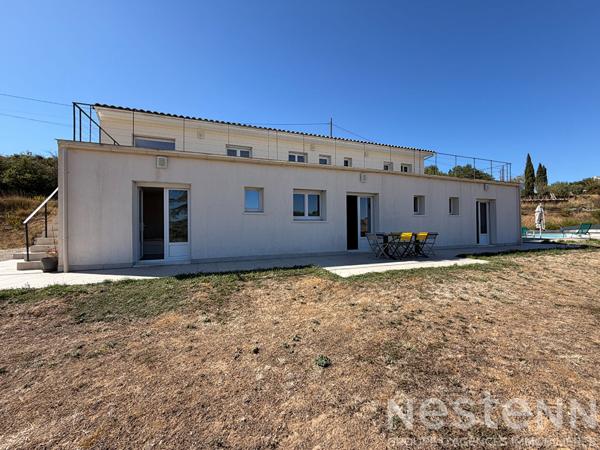 Location maison T5 entièrement meublée avec piscine, grandes terrasses et 10 000 m² de terrain