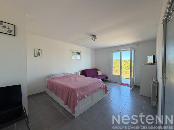 Location maison T5 entièrement meublée avec piscine, grandes terrasses et 10 000 m² de terrain