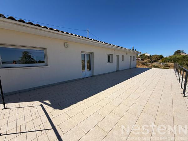 Location maison T5 entièrement meublée avec piscine, grandes terrasses et 10 000 m² de terrain