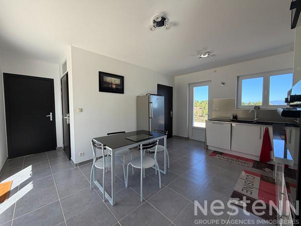 Location maison T5 entièrement meublée avec piscine, grandes terrasses et 10 000 m² de terrain