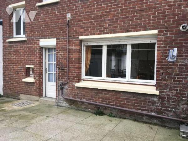 Maison à rénover sur la Commune de LOON-PLAGE, à 600 mètres du centre ville et de ses commodité...