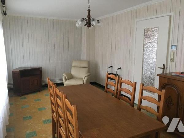 Maison à rénover sur la Commune de LOON-PLAGE, à 600 mètres du centre ville et de ses commodité...