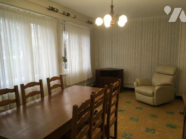 Maison à rénover sur la Commune de LOON-PLAGE, à 600 mètres du centre ville et de ses commodité...