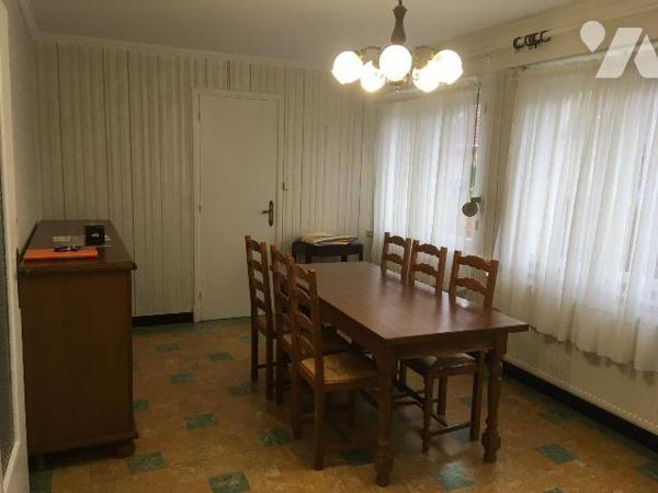 Maison à rénover sur la Commune de LOON-PLAGE, à 600 mètres du centre ville et de ses commodité...