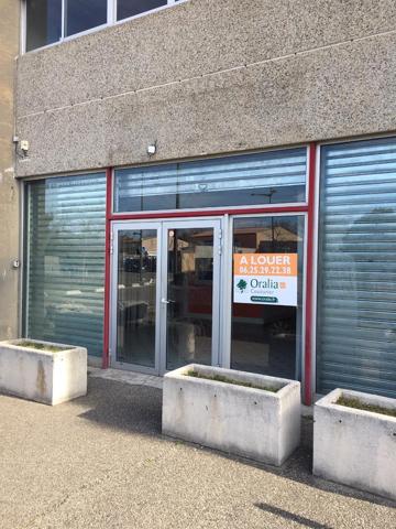 Local commercial · Location Salon De Provence (13300) 80m²