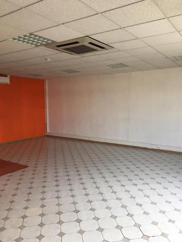 Local commercial · Location Salon De Provence (13300) 80m²