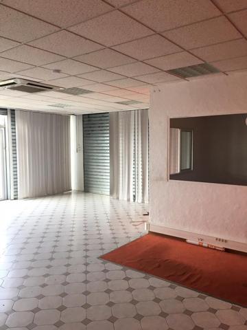 Local commercial · Location Salon De Provence (13300) 80m²