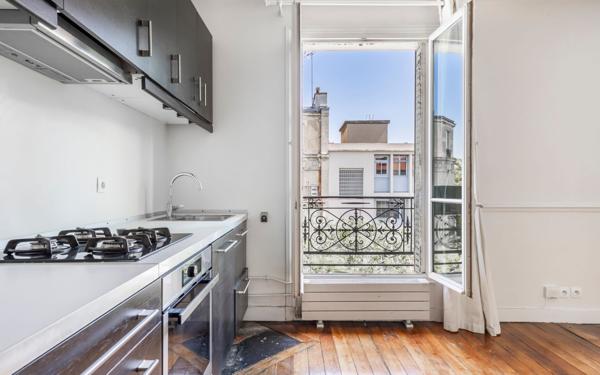 Appartement à vendre    3 pièces • 57,60 m2 Paris 12