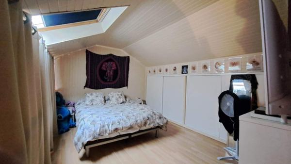 Maison mitoyenne - terrain - dépendance