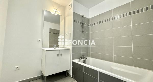 Location Appartement 4 pièces 77.98 m² - Châtenay-malabry 92290