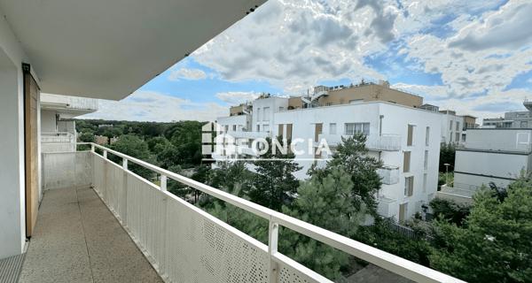 Location Appartement 4 pièces 77.98 m² - Châtenay-malabry 92290