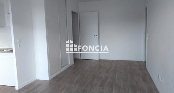 Location Appartement 4 pièces 77.98 m² - Châtenay-malabry 92290