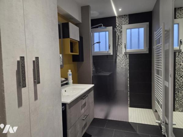 Maison individuelle, 107m² habitables, quatre chambres + un bureau.