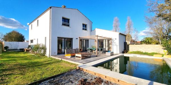 Maison individuelle 5 chambres, piscine et vue dégagée, Vérines - La Rochelle (17)