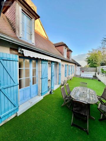Maison de ville à vendre à Pellevoisin dans l'Indre (36180), ref : 016/451
