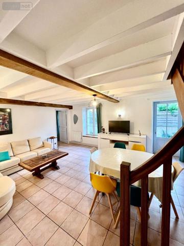 Maison de ville à vendre à Pellevoisin dans l'Indre (36180), ref : 016/451