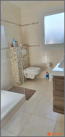 MAISON 4 CHAMBRES SANS TRAVAUX VIE DE PLAIN PIED.