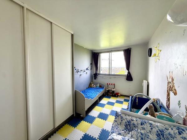 Le Blanc-Mesnil (93150) Appartement 2 Pièces avec parking, cave proche RER B, futur métro 16