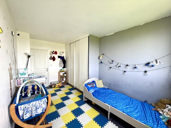 Le Blanc-Mesnil (93150) Appartement 2 Pièces avec parking, cave proche RER B, futur métro 16