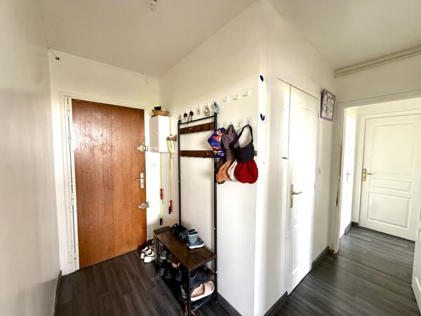 Le Blanc-Mesnil (93150) Appartement 2 Pièces avec parking, cave proche RER B, futur métro 16