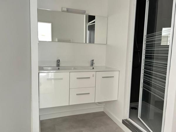 Toulouse ,médiathèque grand T3