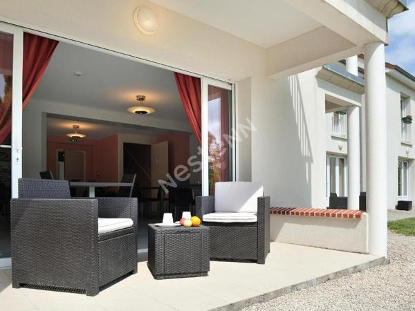 Hôtel de 2* 21 chambres à vendre, proche Chambord, sur axe passant et touristique