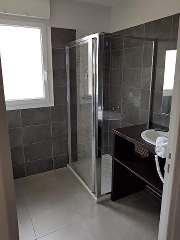 Hôtel de 2* 21 chambres à vendre, proche Chambord, sur axe passant et touristique