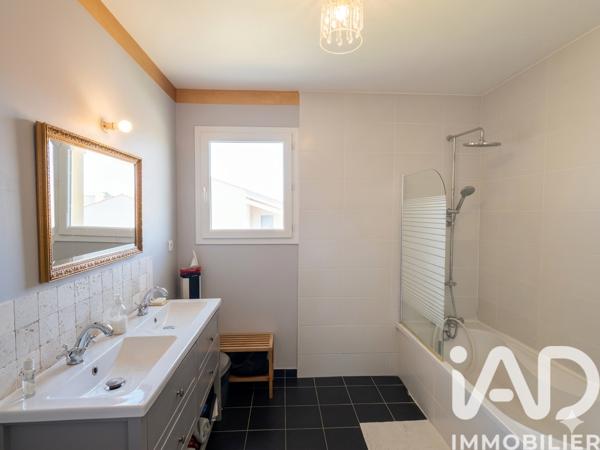 Maison à vendre 4 pièces 110 m² Meyrieu-les-Étangs