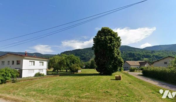 Terrain plat, vue dégagée montagne