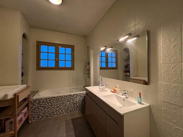Maison 6 pièces 177.84 m2