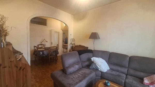 Immeuble de rapport (3 appartements, 3 garages)  T2, T3 et T5 au Creusot - Idéal investisseurs !