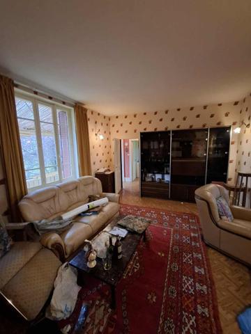 Immeuble de rapport (3 appartements, 3 garages)  T2, T3 et T5 au Creusot - Idéal investisseurs !