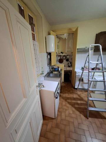 Immeuble de rapport (3 appartements, 3 garages)  T2, T3 et T5 au Creusot - Idéal investisseurs !