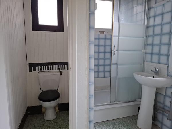 Immeuble de rapport (3 appartements, 3 garages)  T2, T3 et T5 au Creusot - Idéal investisseurs !